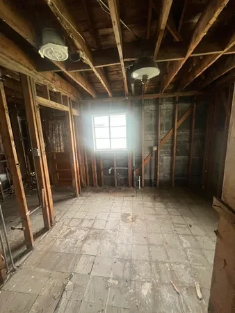 $139,900 | 132 Geneva Avenue, Bellwood, IL 60104