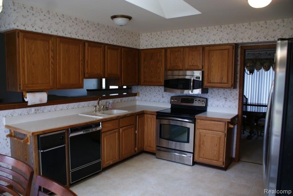 2185 Broker Road Lapeer, MI 48446 - Photo 28 of 58 DSC09648.JPG