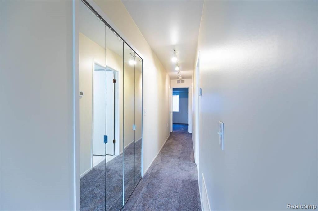27334 Evergreen Road, Unit 21 Lathrup Village, MI 48076 - Photo 10 of 20