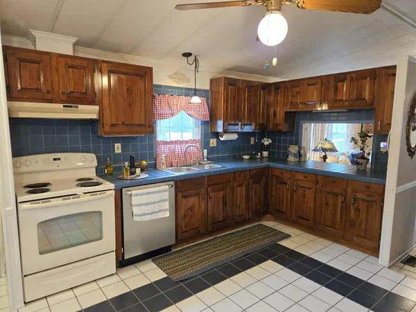 $179,900 | 91 Zachary Drive, Hooksett, NH 03106