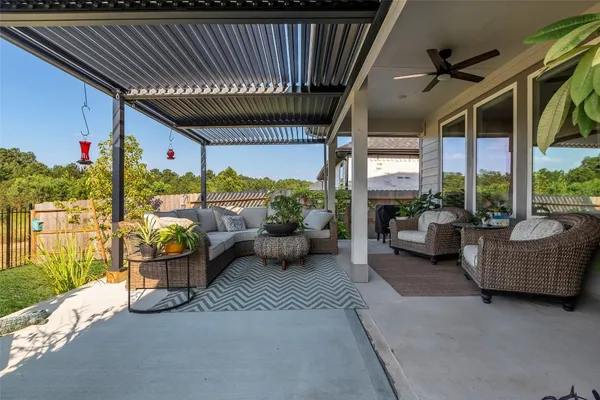 $389,000 | 307 Springfield Terrace Drive, Conroe, TX 77304