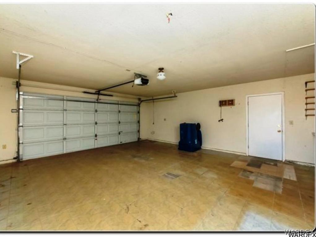 785 Pegasus Ranch Road Bullhead City, AZ 86429 - Photo 23 of 33 Garage
