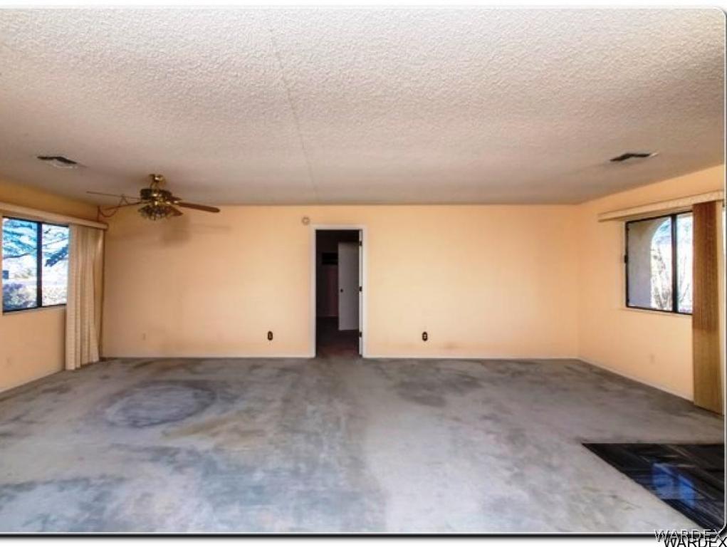 785 Pegasus Ranch Road Bullhead City, AZ 86429 - Photo 7 of 33 Living Room