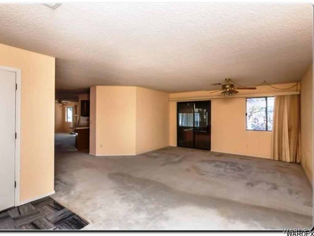 785 Pegasus Ranch Road Bullhead City, AZ 86429 - Photo 9 of 33 Living Room