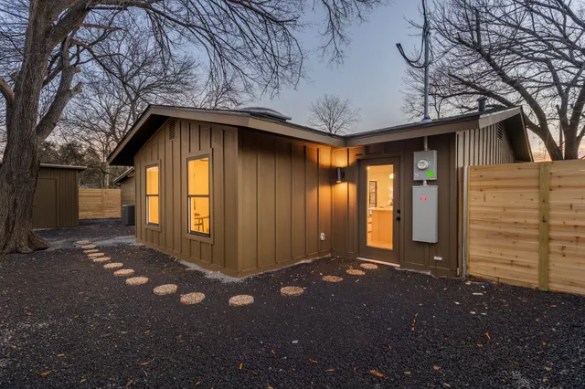 $625,000 | 620 Amesbury Lane, Austin, TX 78752