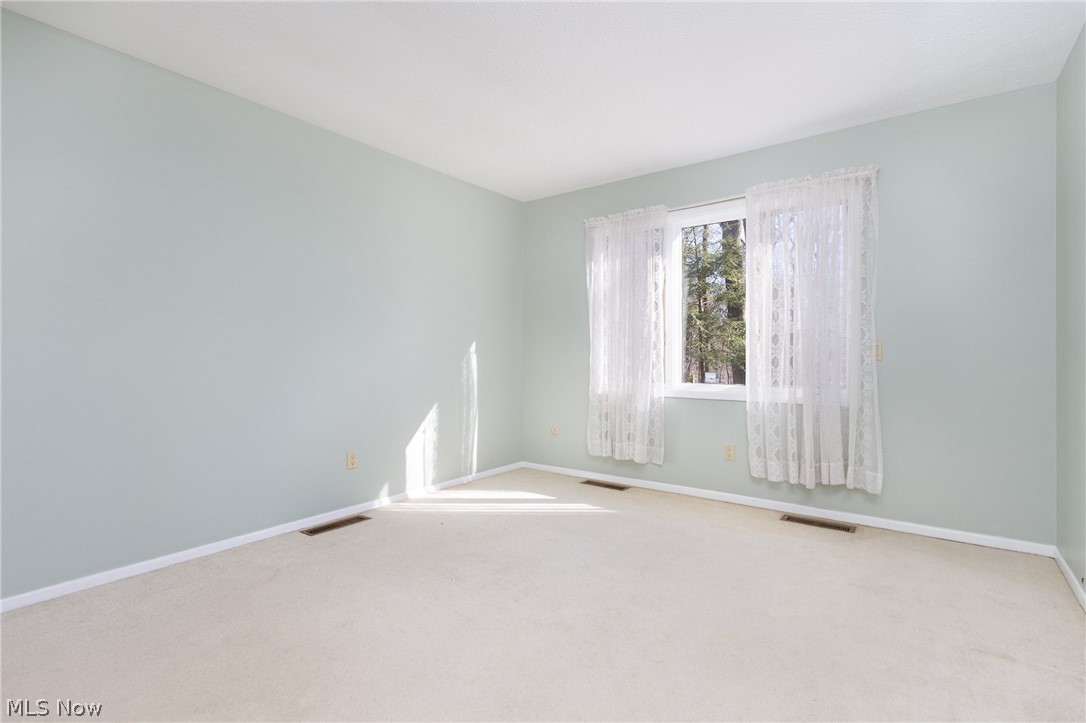 18085 Falling Leaves Road Strongsville, OH 44136 - Photo 20 of 33 Gallery Image 20