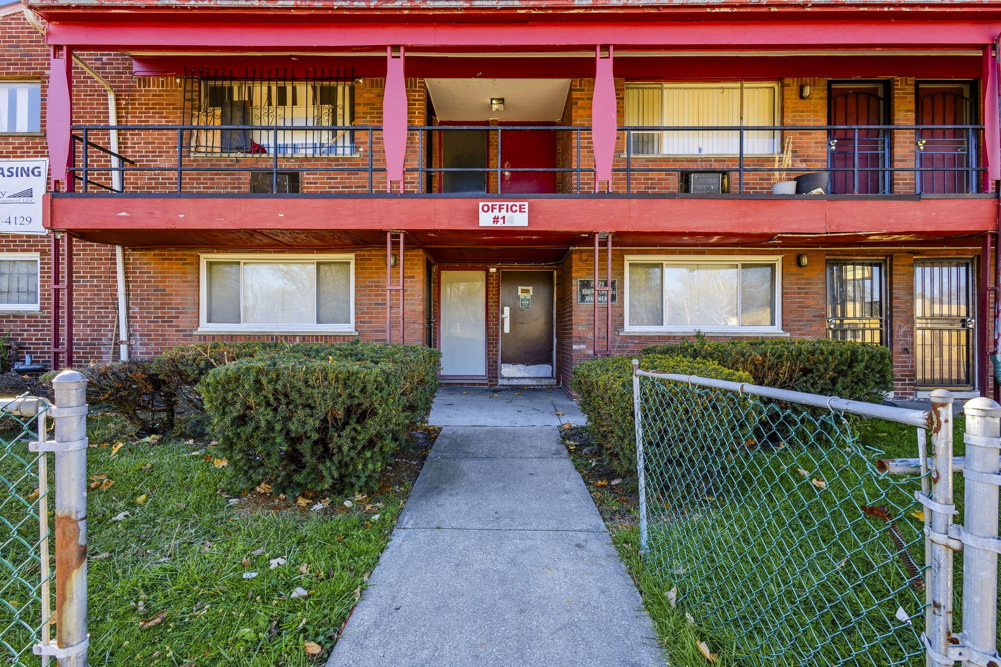 19625 Conant, Unit 22 Detroit, MI 48234 - Photo 3 of 16 2-web-or-mls-Conant_19625 - Front Ext v2