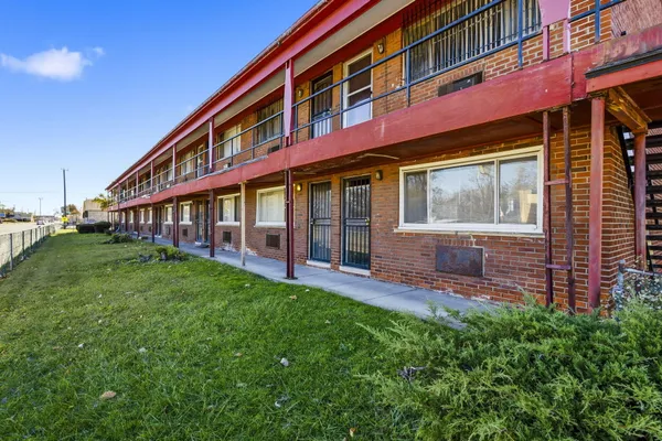 $725 | 19625 Conant, Unit 22, Detroit, MI 48234