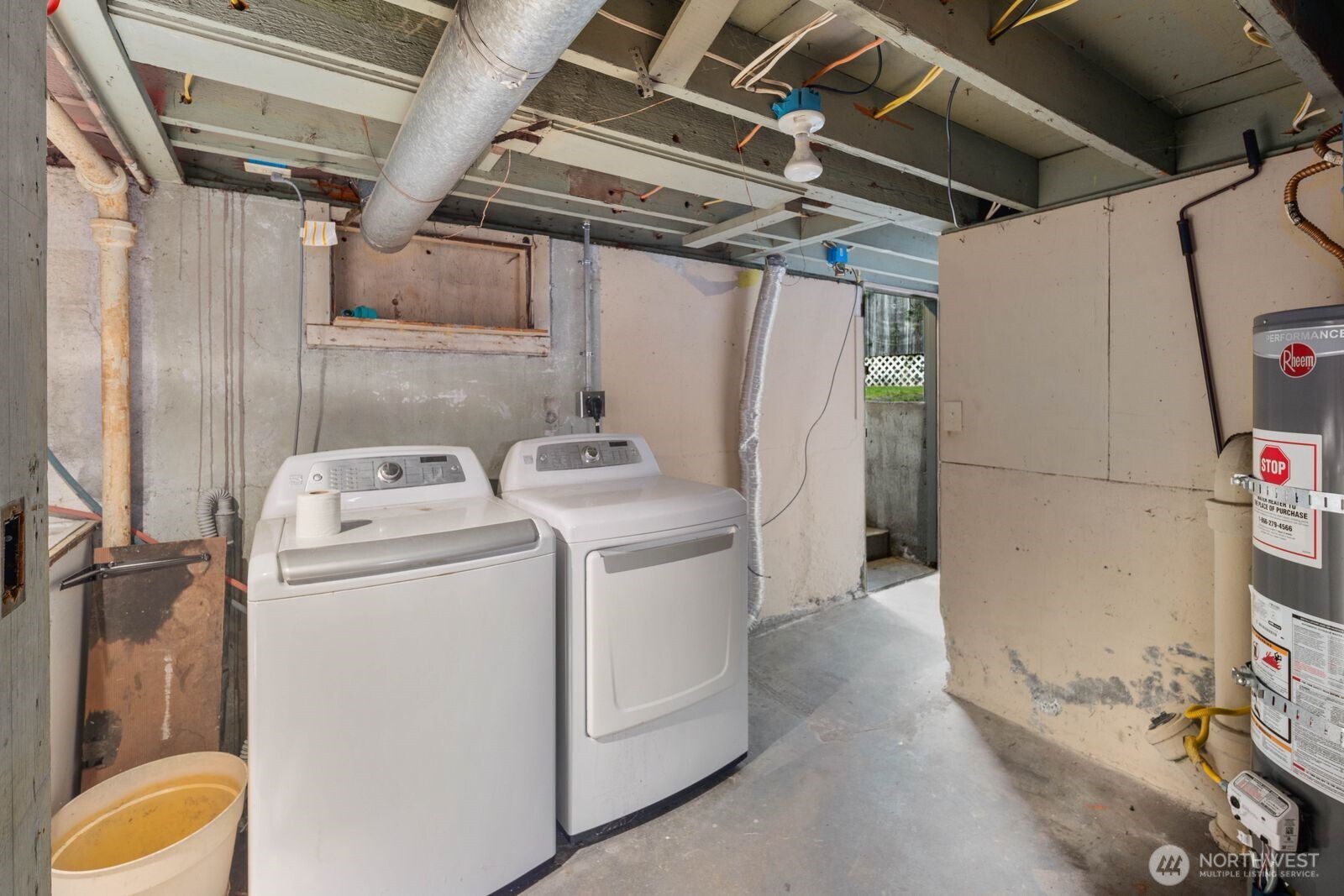 1011 Ironsides Avenue Bremerton, WA 98310 - Photo 23 of 31 a utility room with dryer and washer