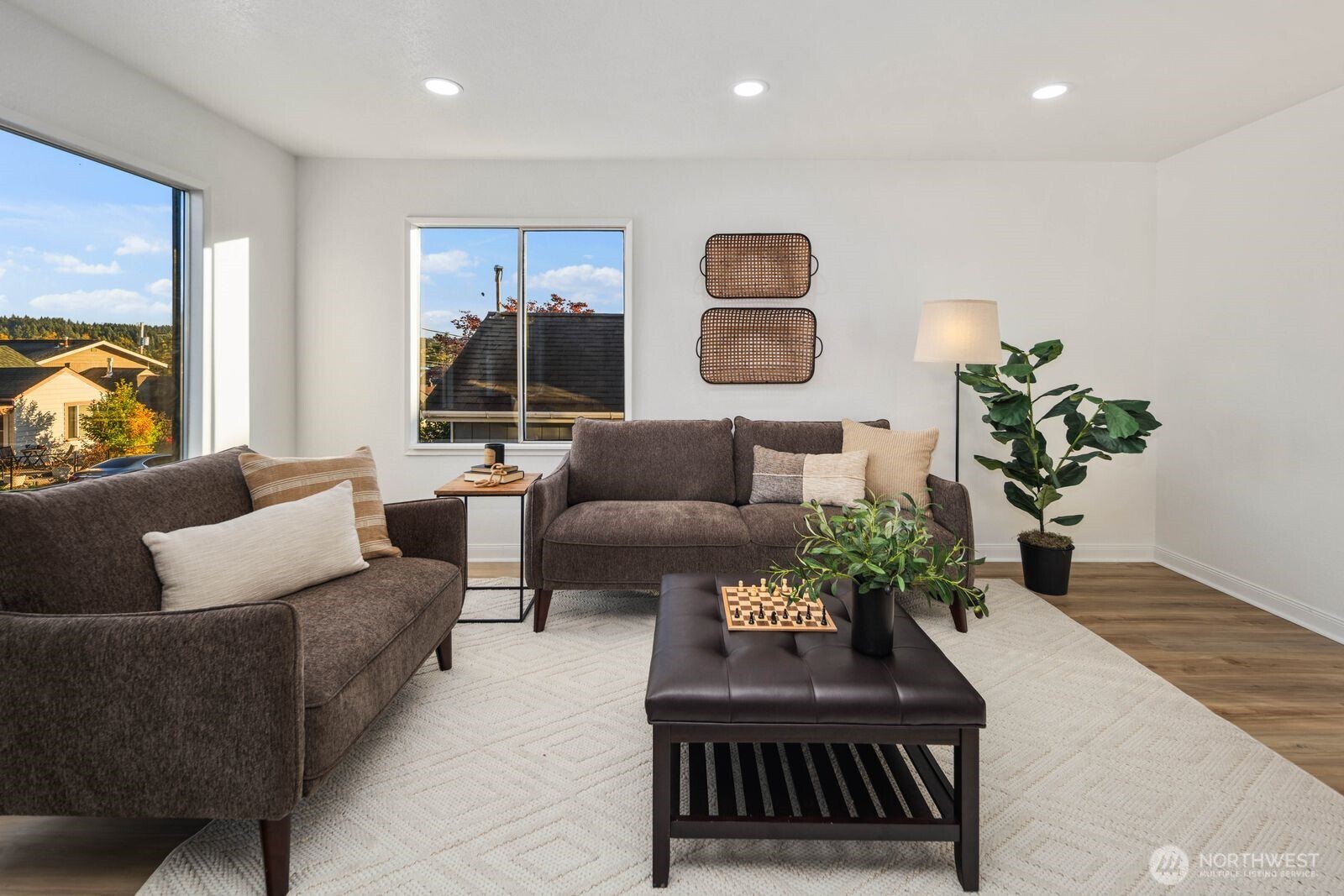 1011 Ironsides Avenue Bremerton, WA 98310 - Photo 4 of 31 a living room with furniture potted plant and a window