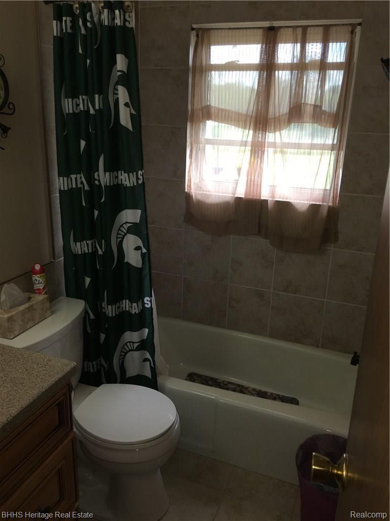 185 Kane Road South Webberville, MI 48892 - Photo 7 of 22 IMG_2301.JPG