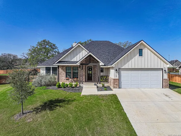 $529,999 | 108 Juniper Point, La Vernia, TX 78121