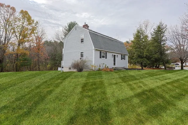 $745,000 | 6 Matthew Lane, Chelmsford, MA 01824