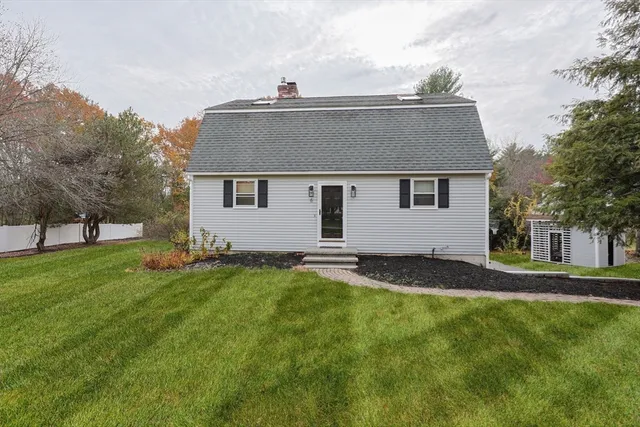 $745,000 | 6 Matthew Lane, Chelmsford, MA 01824