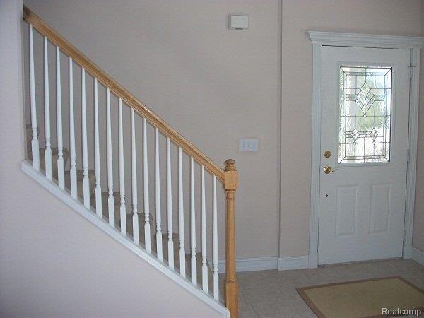 2606 Longview Avenue Rochester, MI 48307 - Photo 4 of 17 Front enterence2