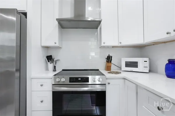 $2,050 | 1206 Seiler Avenue, Savannah, GA 31404