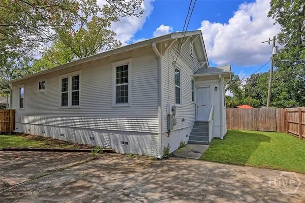 $2,050 | 1206 Seiler Avenue, Savannah, GA 31404