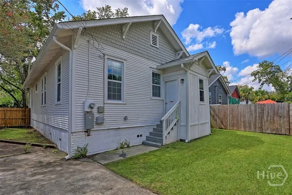 $2,050 | 1206 Seiler Avenue, Savannah, GA 31404