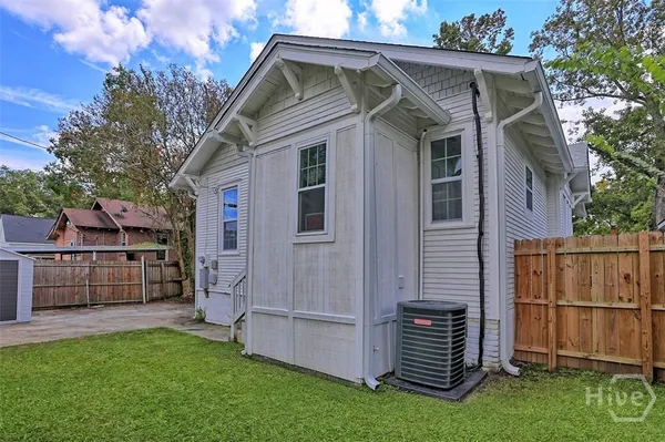 $2,050 | 1206 Seiler Avenue, Savannah, GA 31404