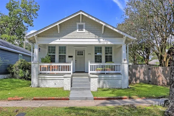 $2,050 | 1206 Seiler Avenue, Savannah, GA 31404