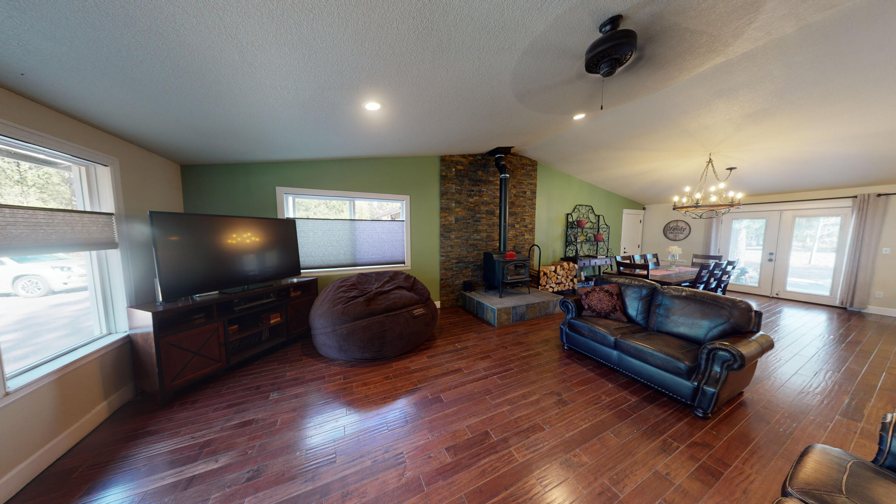 15647 Cornell Road La Pine, OR 97739 - Photo 11 of 40 15647-Cornell-Dr-05162022_112301