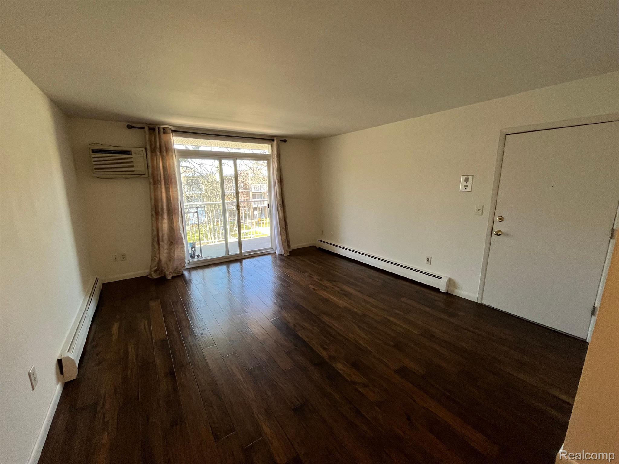4909 Crooks Road, Unit E 11 Royal Oak, MI 48073 - Photo 10 of 30