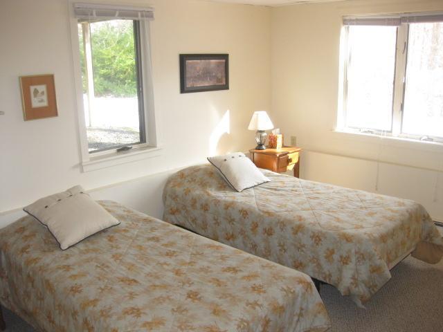 380 Governor Prence Road Eastham, MA 02642 - Photo 20 of 28 a bedroom with a bed and a window