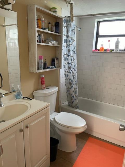 1021 Southeast Monterey Road, Unit A10 Stuart, FL 34994 - Photo 9 of 13 Bath
