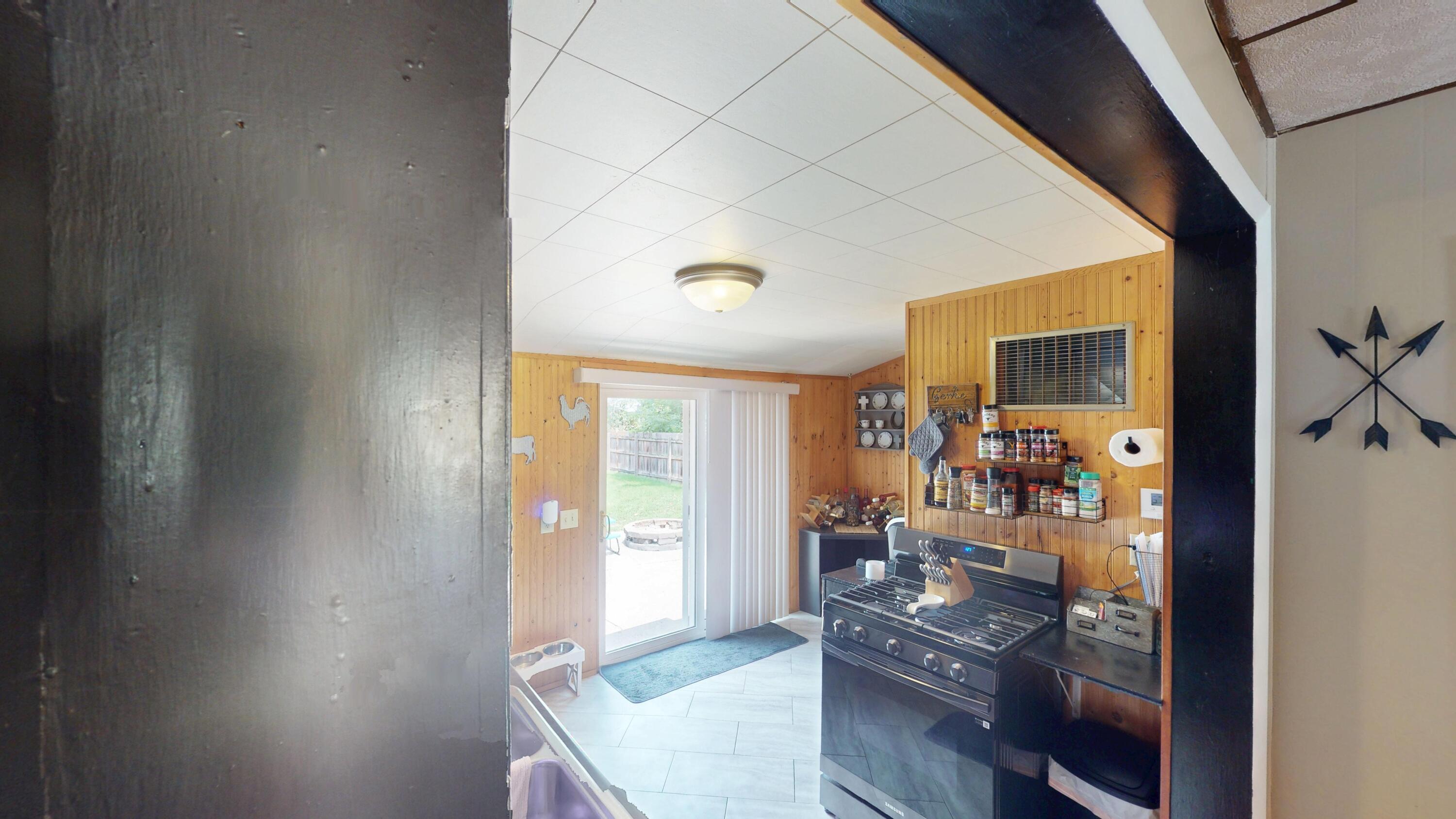 20054 West Mill Road Galesville, WI 54630 - Photo 14 of 49 Kitchen-