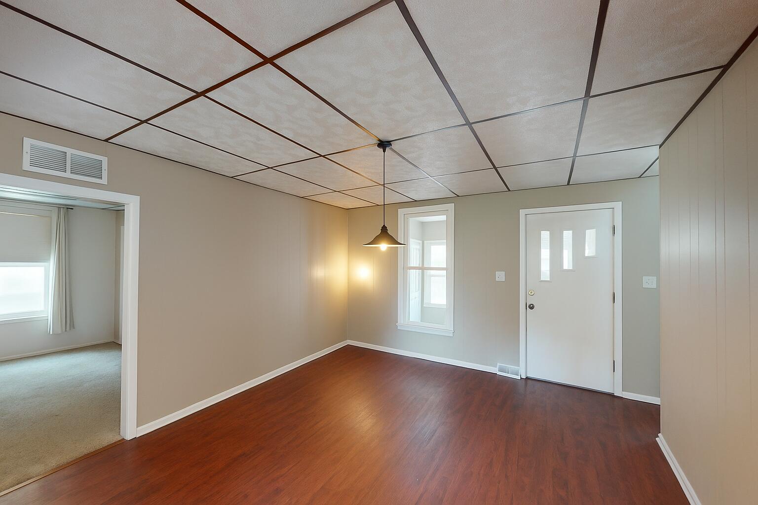 20054 West Mill Road Galesville, WI 54630 - Photo 3 of 49 Dining Rm-Entry