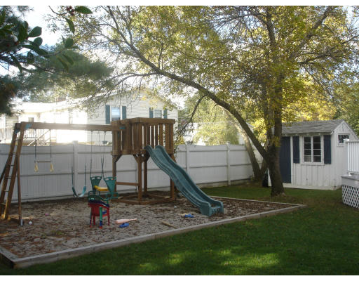 4 Pembroke Road Norwood, MA 02062 - Photo 23 of 28 Gallery Image 23