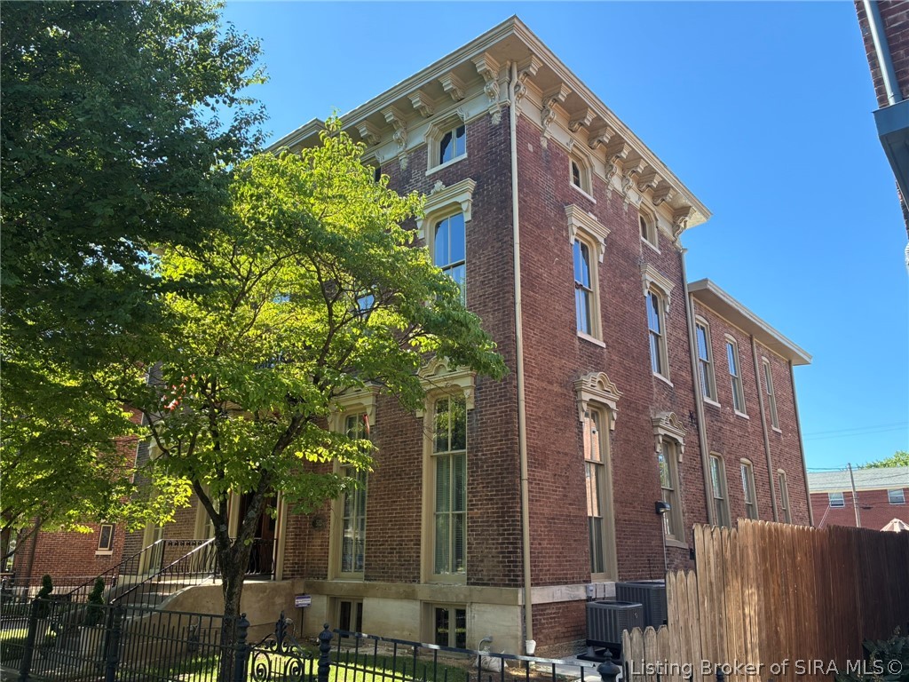512 East Main Street, Unit 1 Madison, IN 47250 - Photo 2 of 20