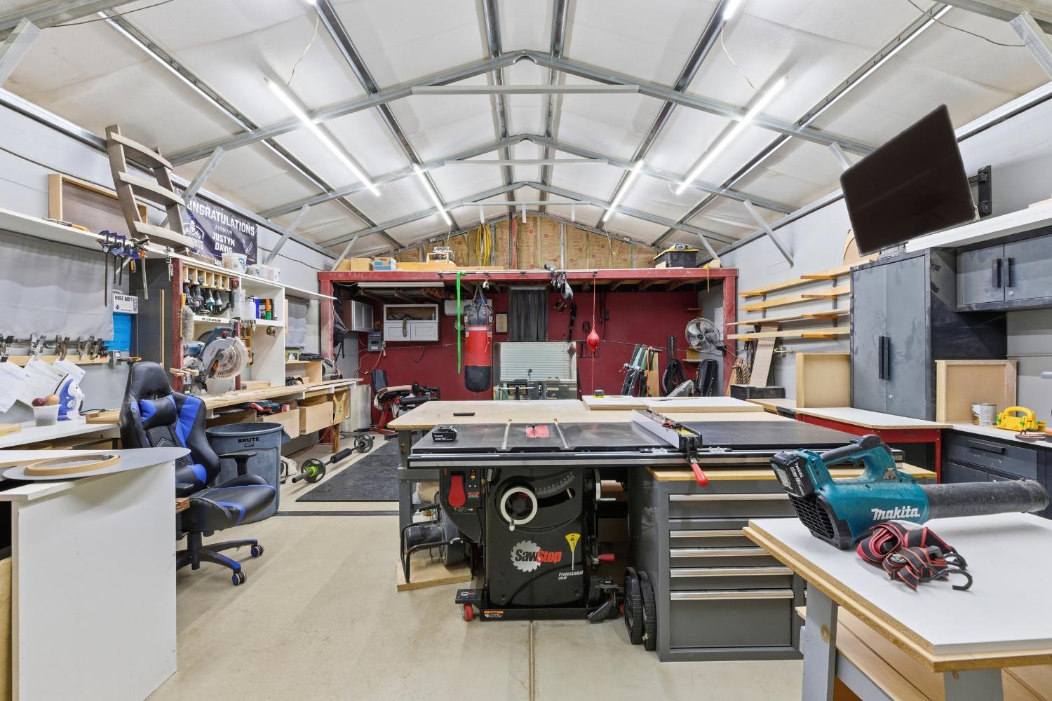 405 East Edison Street Manteca, CA 95336 - Photo 25 of 38 a view of an outdoor space