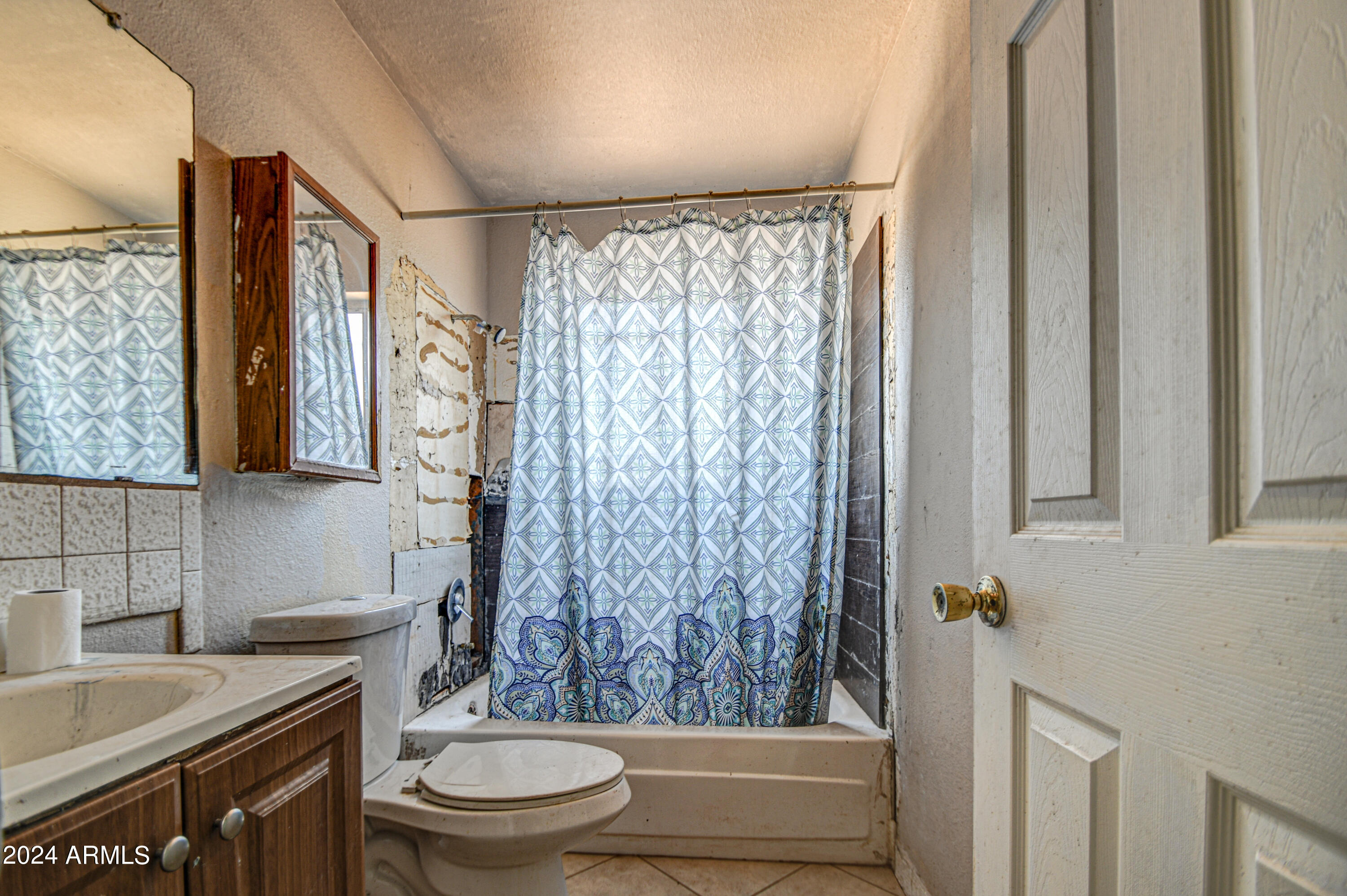 4862 West Almeria Road Phoenix, AZ 85035 - Photo 30 of 36 Bathroom 2-pic 1