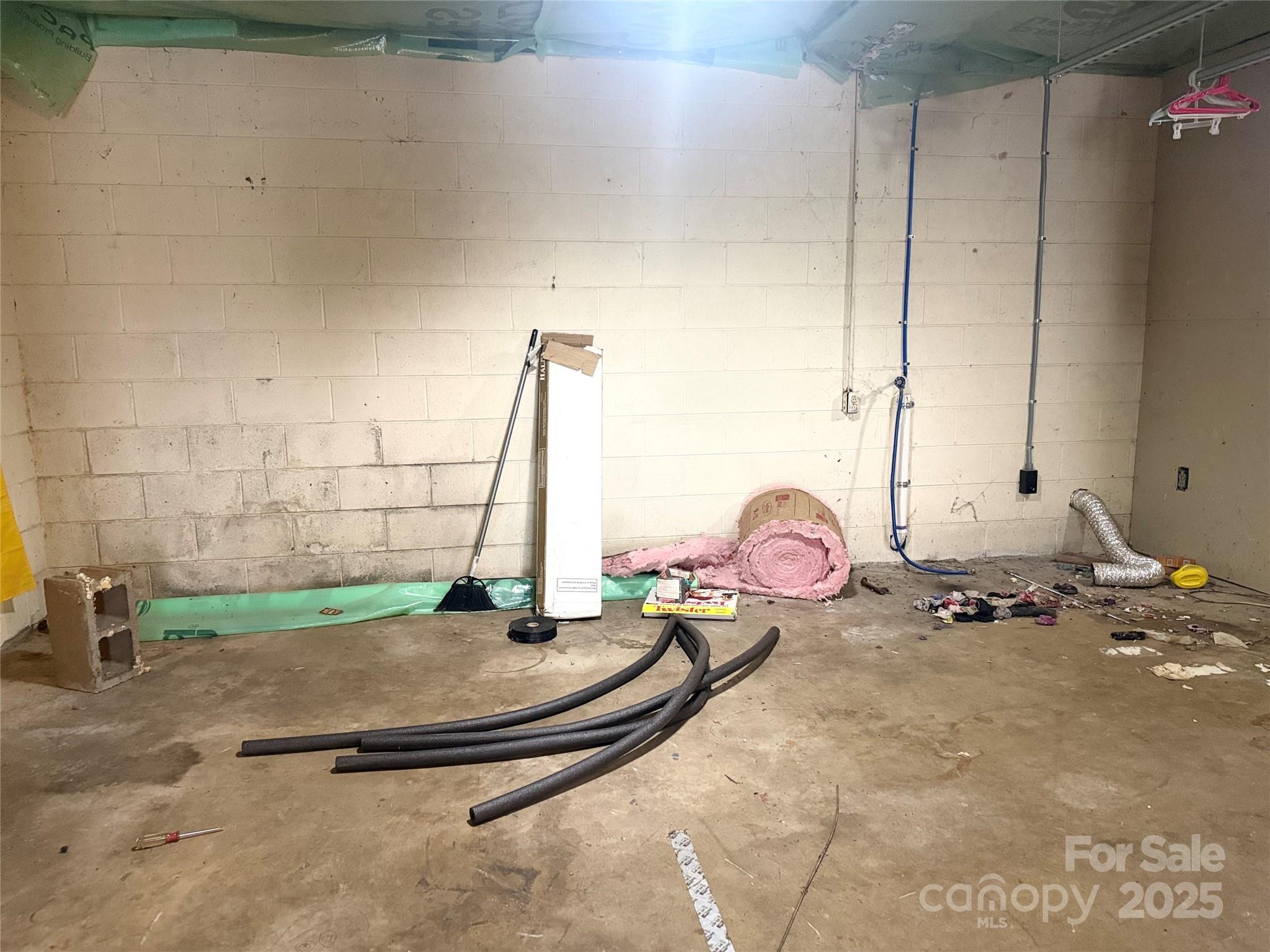 138 Rash Road Lincolnton, NC 28092 - Photo 24 of 41 a view of a room with gym equipment
