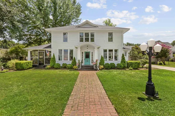 $575,000 | 30 Front Street, Rossville, TN 38066