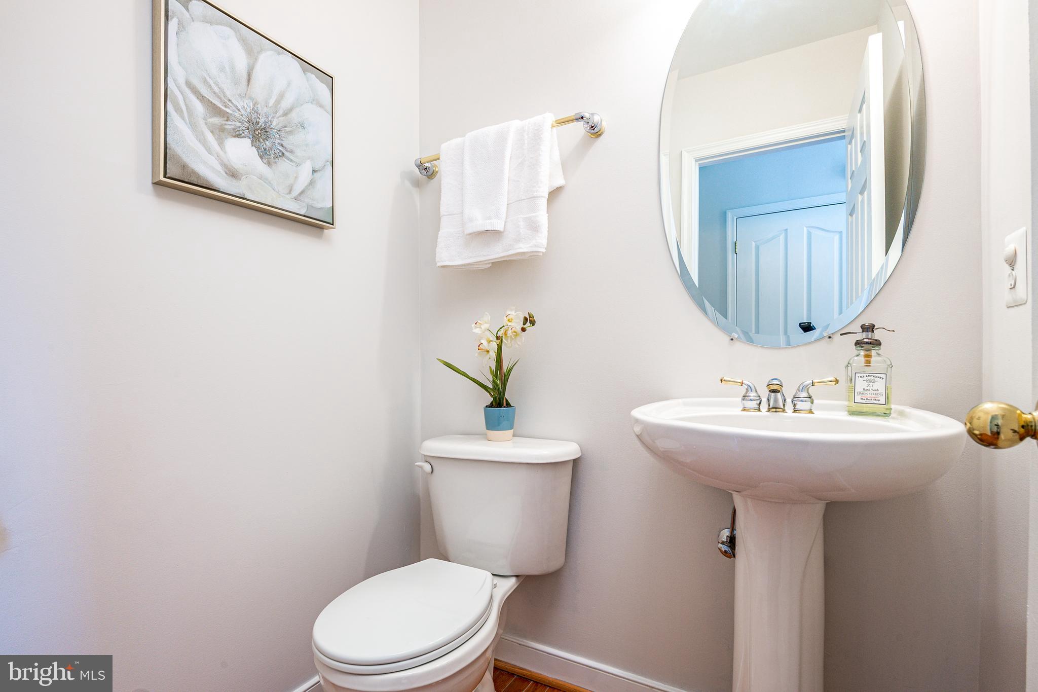 8206 Higham Road Lorton, VA 22079 - Photo 8 of 38 Gallery Image 8