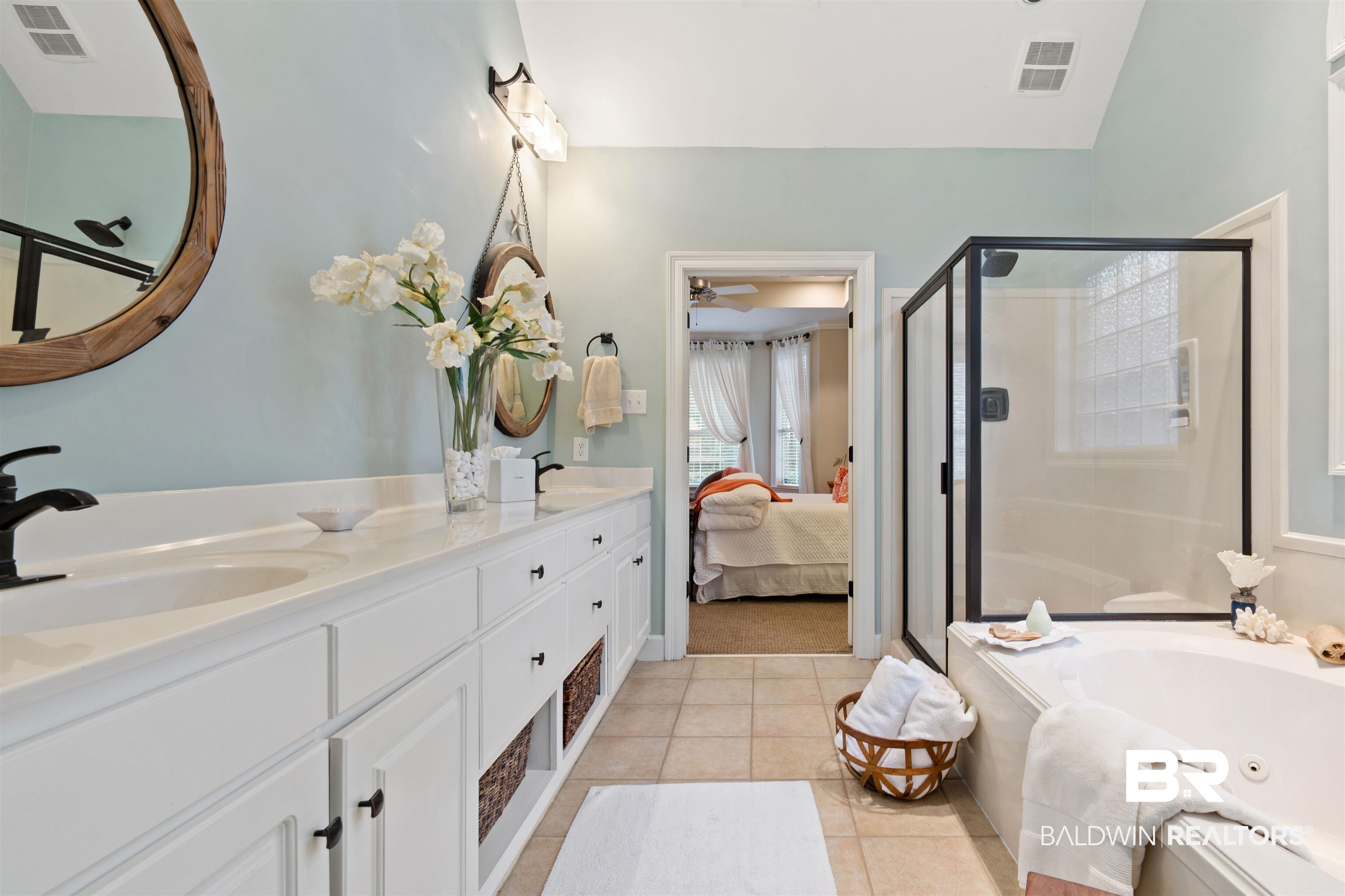 30355 Crepe Myrtle Court Daphne, AL 36527 - Photo 16 of 33 Whirlpool Tub and Sep Sho