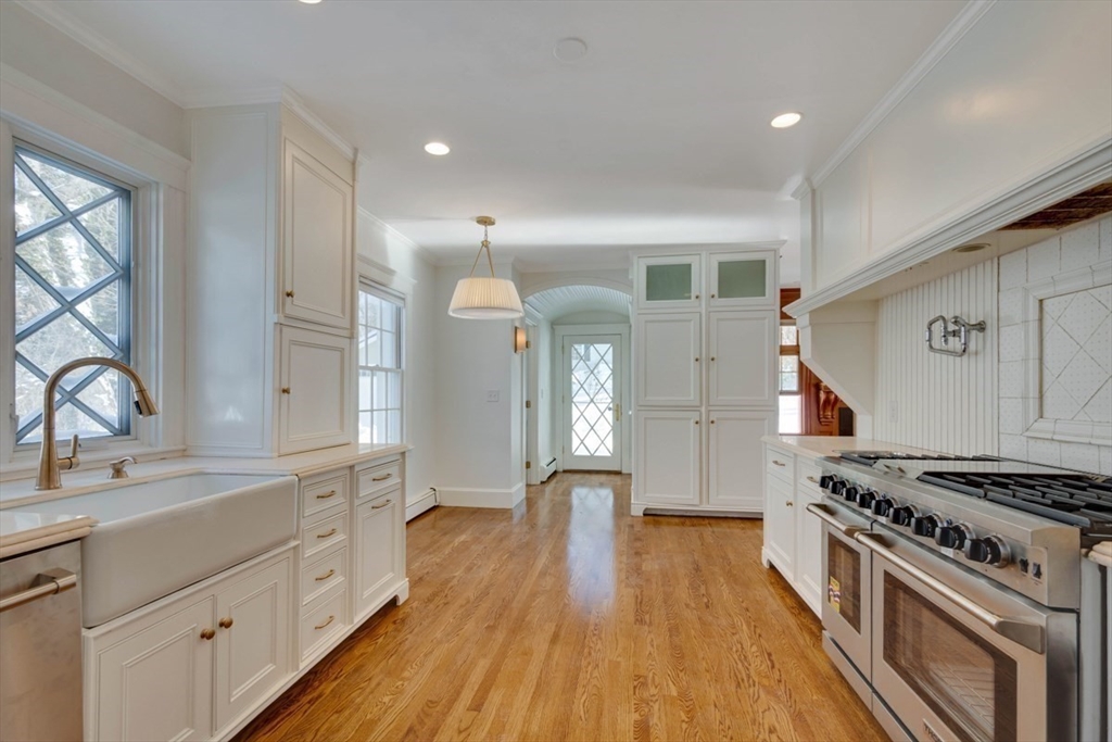 28 Green Street Needham, MA 02492 - Photo 6 of 21