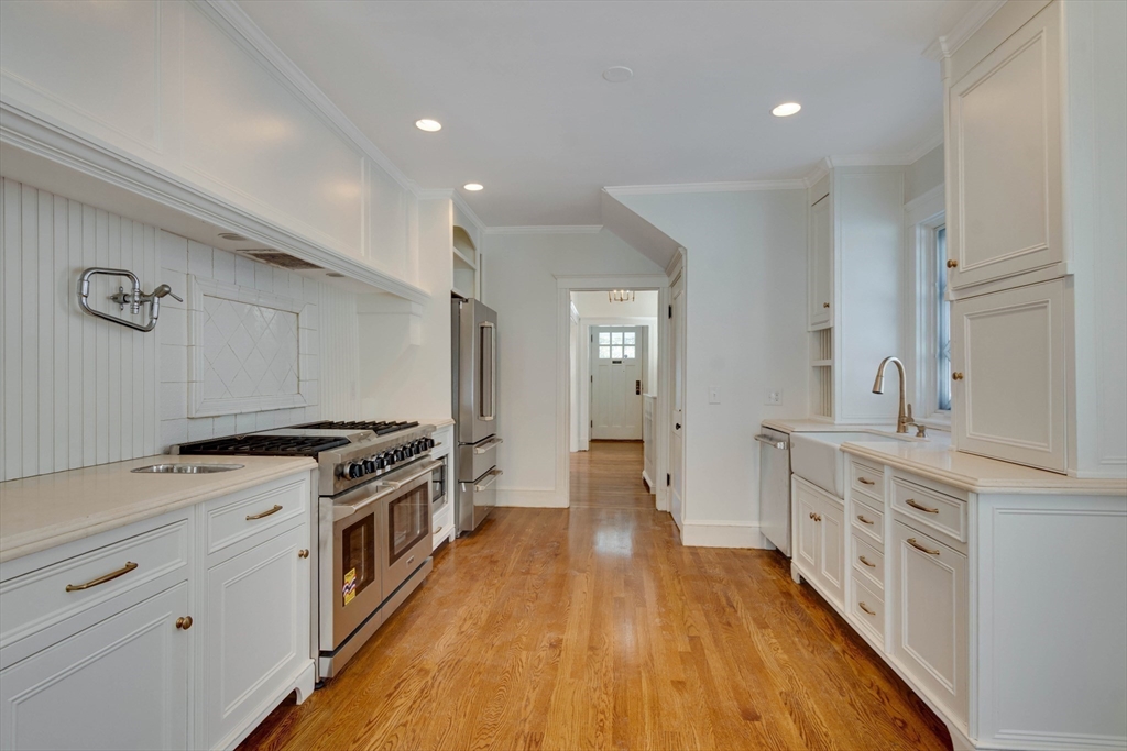 28 Green Street Needham, MA 02492 - Photo 7 of 21