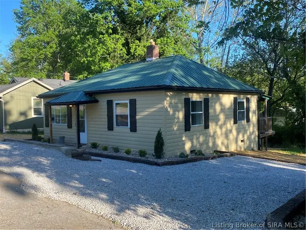 $179,900 | 829 Capitol Boulevard, Corydon, IN 47112
