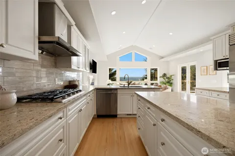 $3,580,000 | 8144 West Mercer Way, Mercer Island, WA 98040