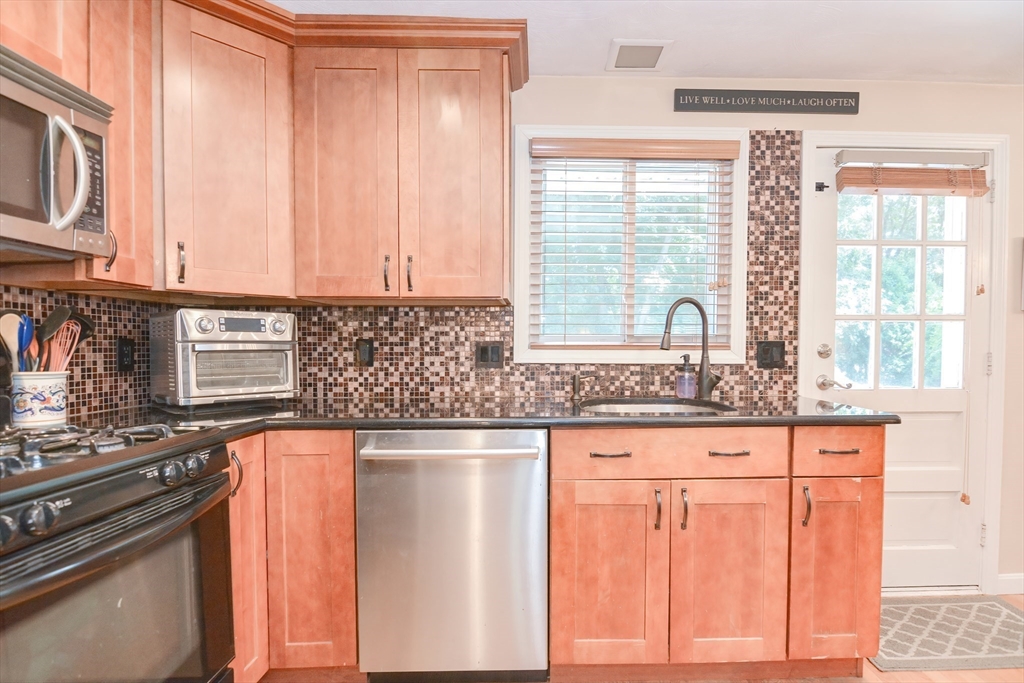 2 Scott Drive Peabody, MA 01960 - Photo 4 of 30 Gallery Image 4