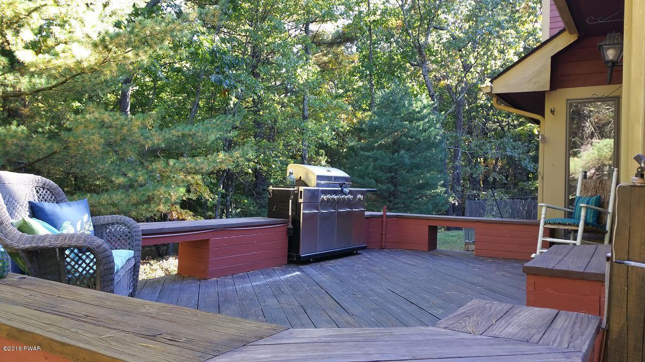 108 Old Farm Road Milford, PA 18337 - Photo 8 of 32 Deck