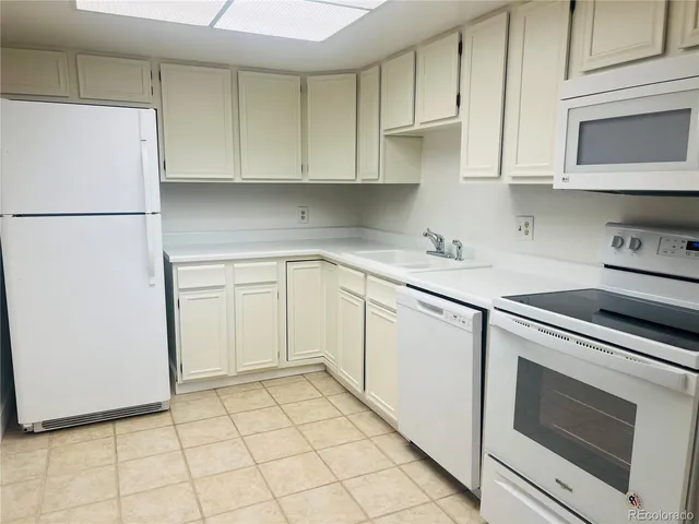 $2,200 | 14390 East Marina Drive, Unit 204, Aurora, CO 80014