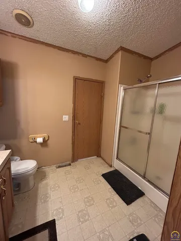 $89,900 | 410 East Grand Avenue, Hartford, KS 66854