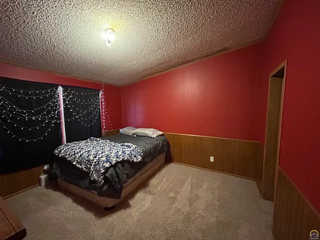 $89,900 | 410 East Grand Avenue, Hartford, KS 66854