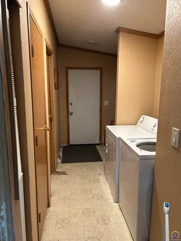 $89,900 | 410 East Grand Avenue, Hartford, KS 66854