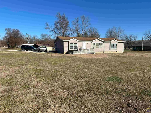 $89,900 | 410 East Grand Avenue, Hartford, KS 66854