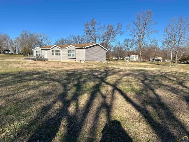 $89,900 | 410 East Grand Avenue, Hartford, KS 66854